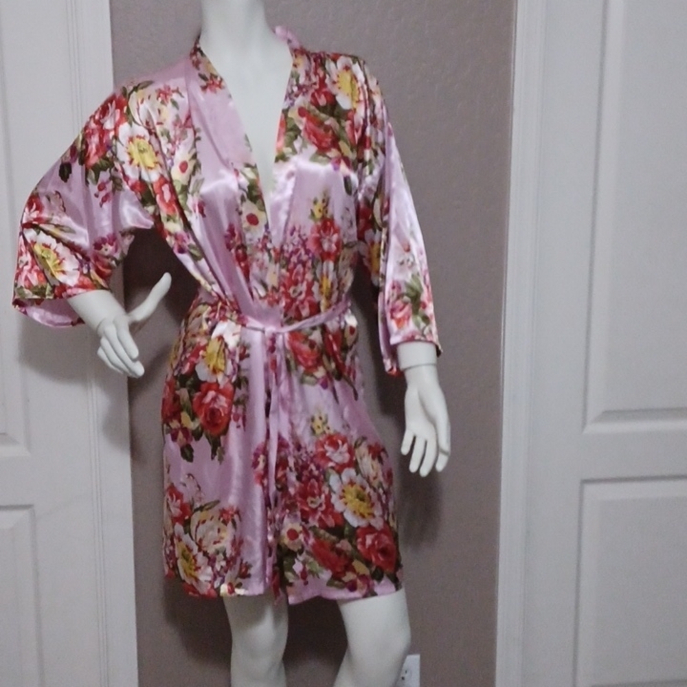 - Woman's cute robe - Picture 3 of 3